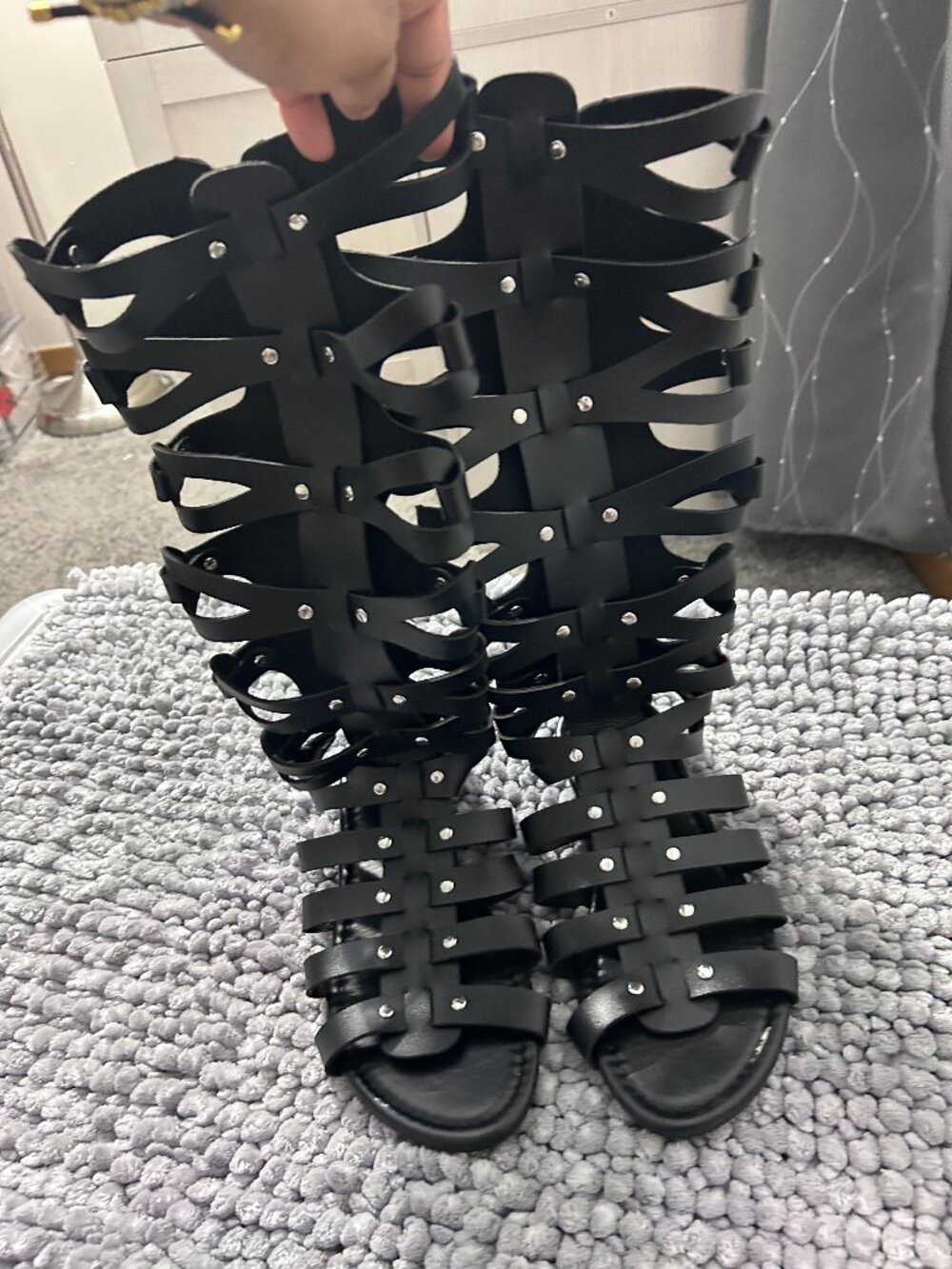 Women's Black Studded Knee-High Gladiator Sandal boots Size 8 NWOB